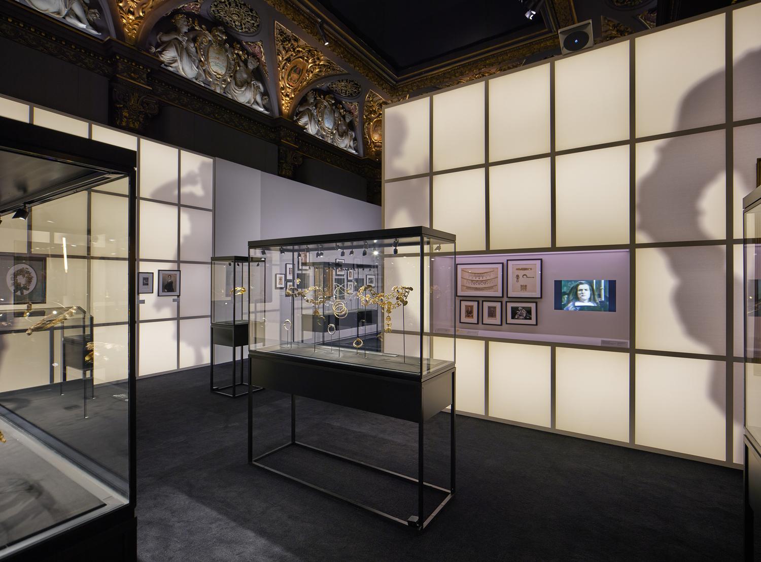 exposition luxe van cleef bijoux ecole des arts joailliers