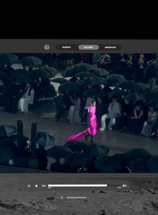 Balenciaga passe à la réalité mixte avec Apple Vision Pro