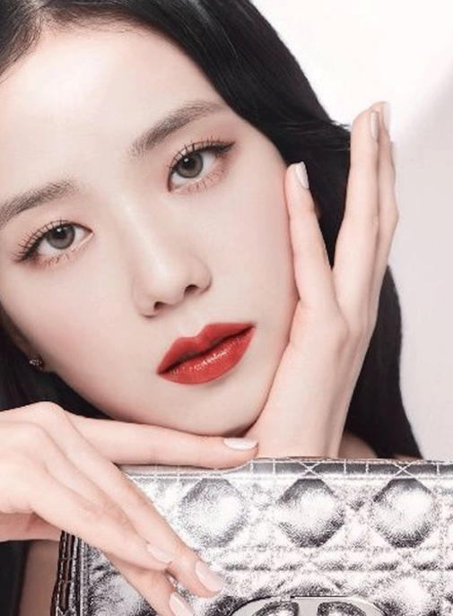 Dior Beauty innove avec une campagne WhatsApp en one to one avec Jisoo.